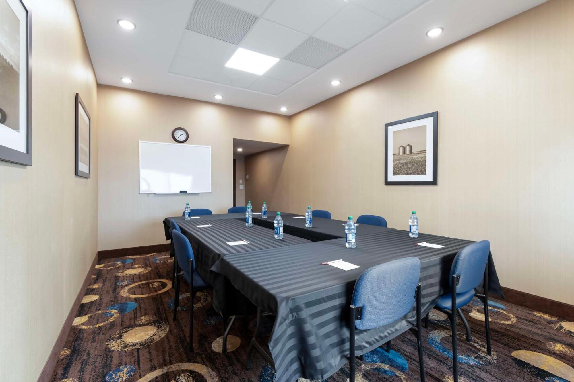 Best Western Plus Moosomin Hotel Exterior foto